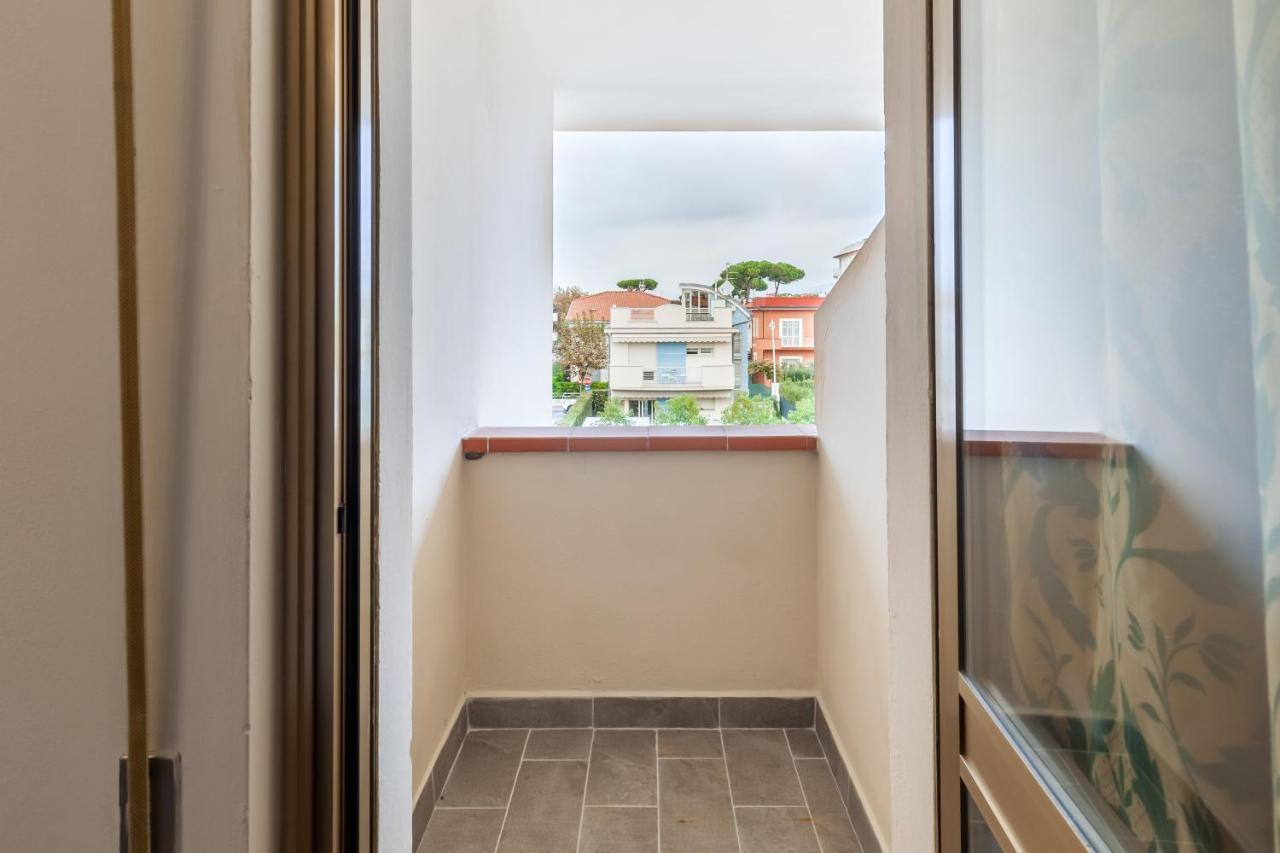 Residence Caravel 9 Lido di Camaiore Esterno foto